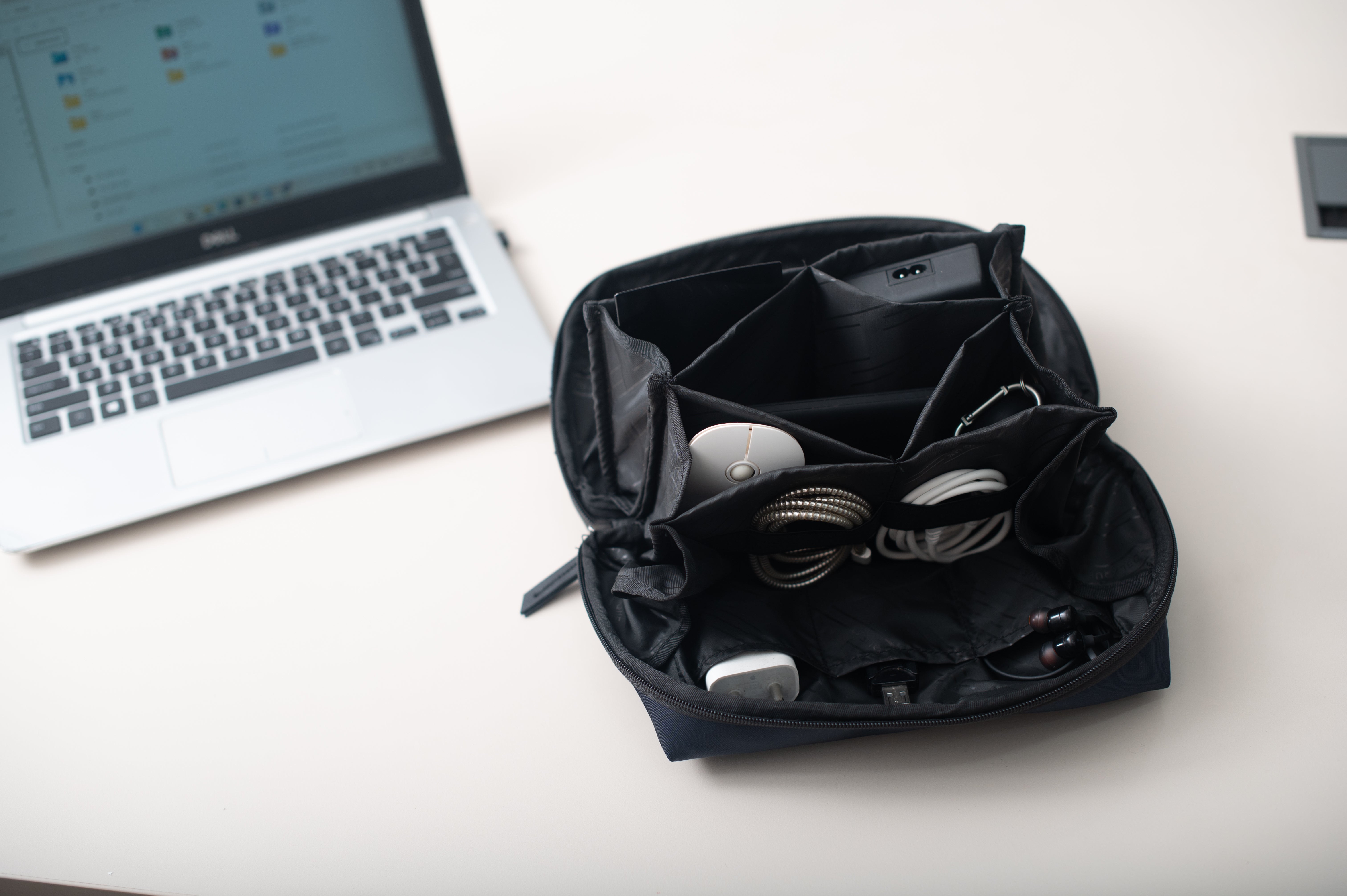 Tech Pouch - Siri