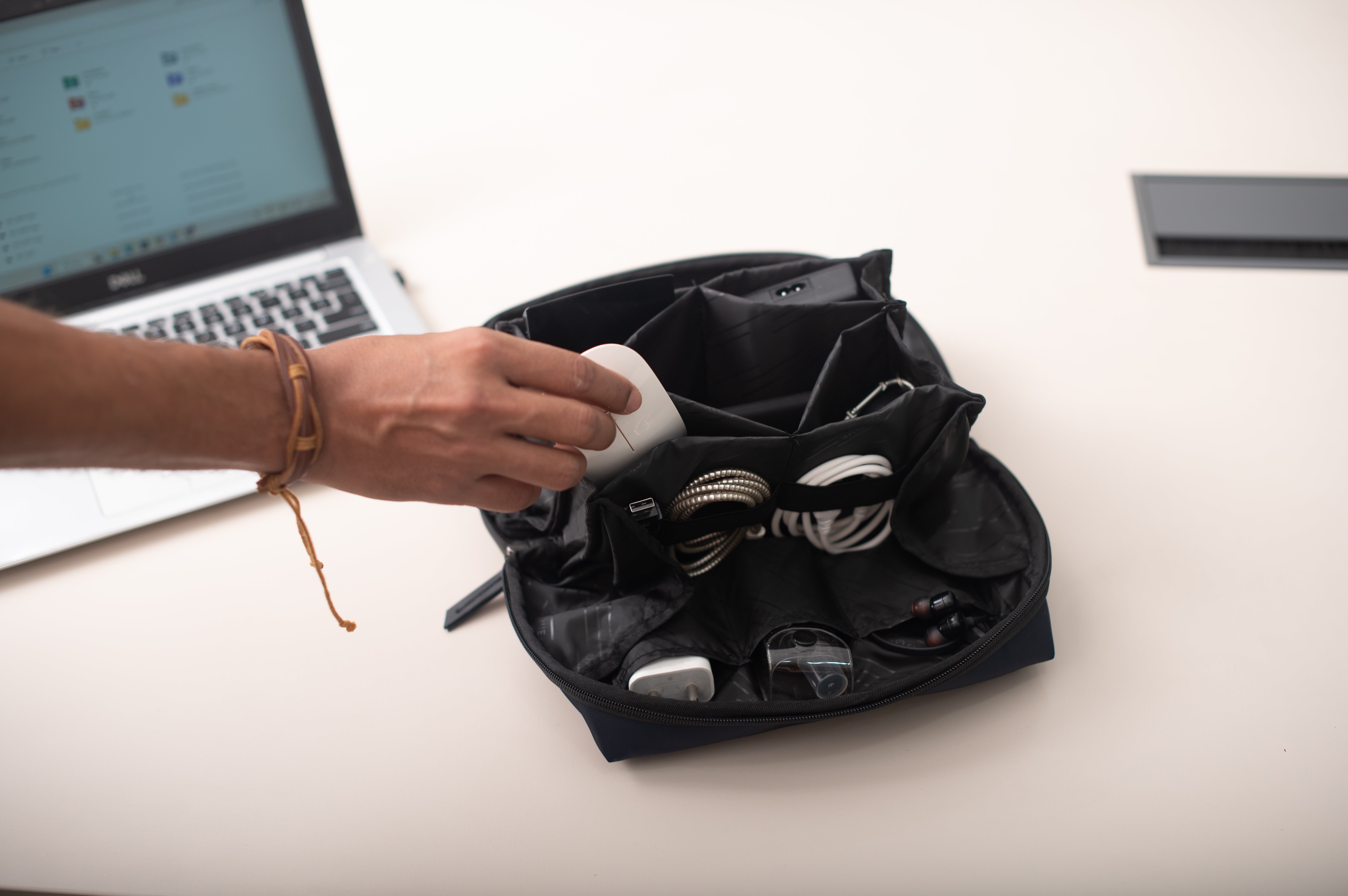 Tech Pouch - Siri