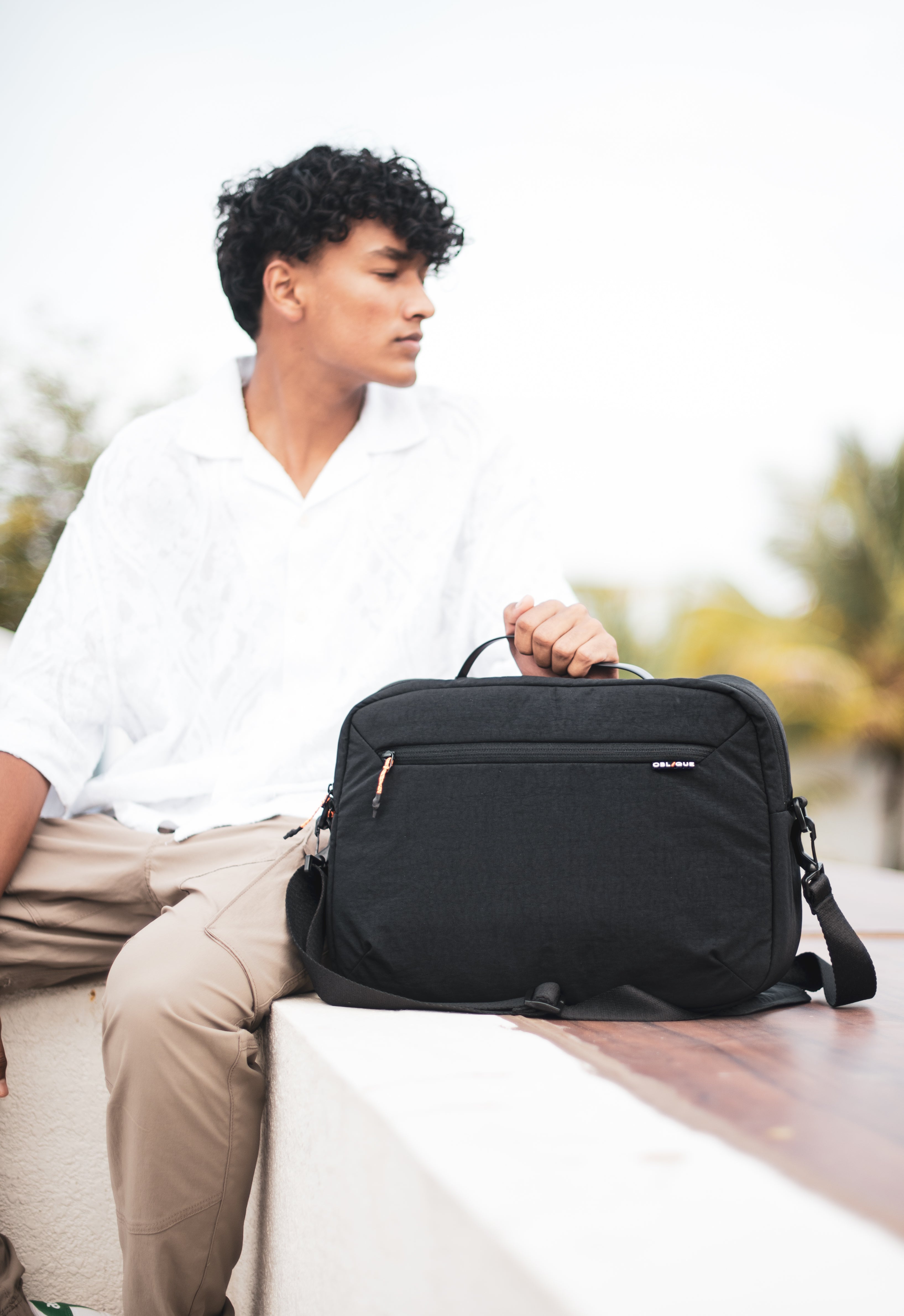 Knight Messenger Bag- Black