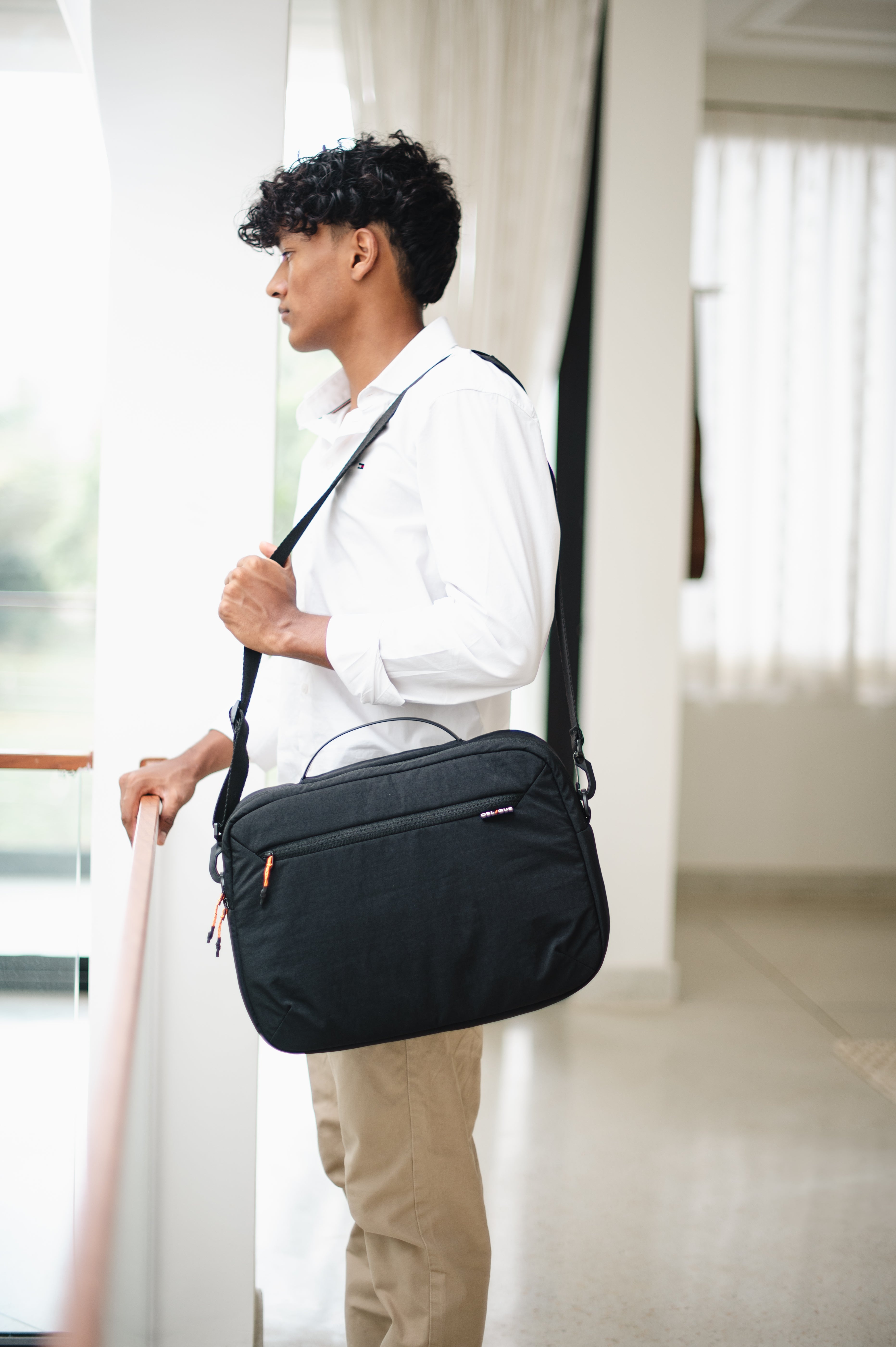 Knight Messenger Bag- Black