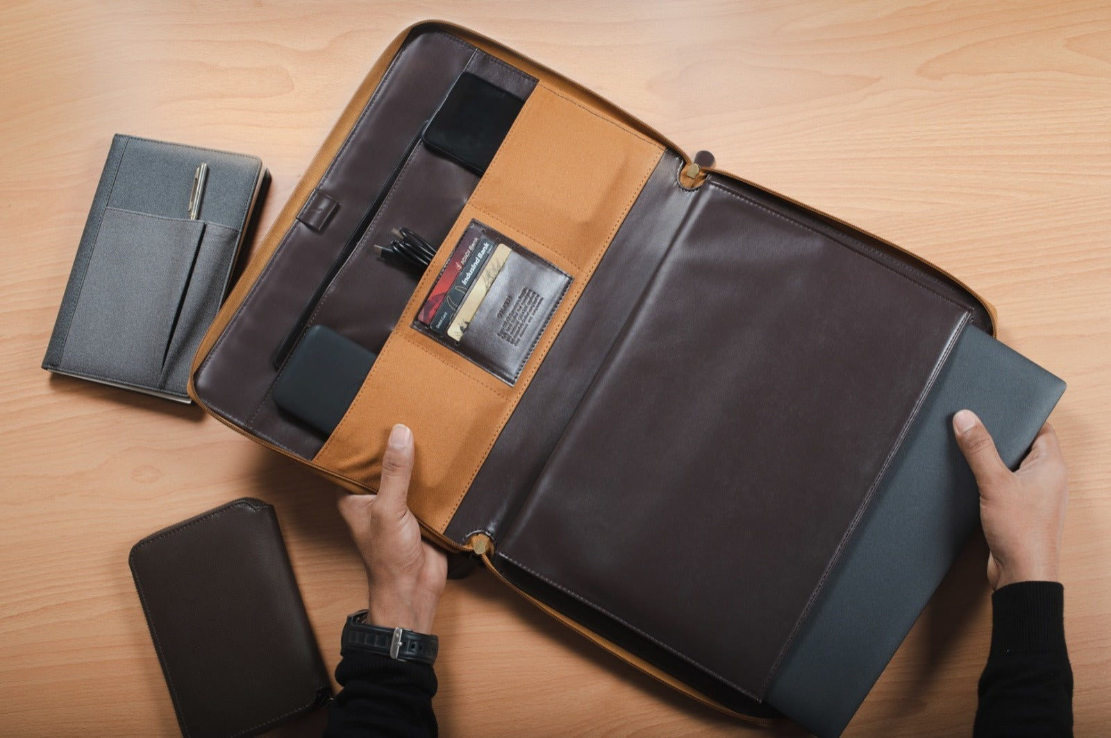 Tech Kit Bag for Small Laptops- Maverick – Oblique